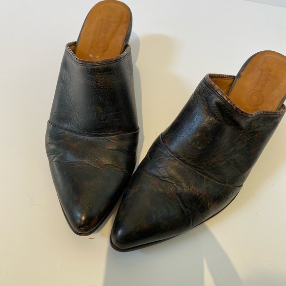 Made in USA size 10.5 leather/ block heel slip on. - Picture 2 of 8